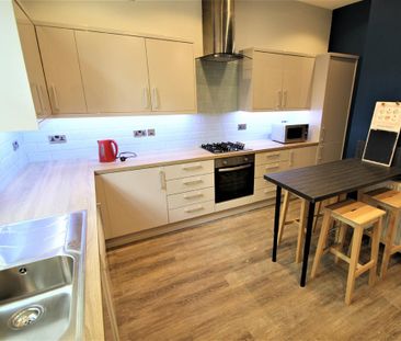 12 bedroom detached house to rent - Photo 2