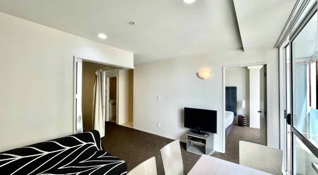 2 Bedroom Furnished Apartment near University - Photo 1