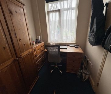 Upper Bevendean Avenue, Brighton 1 bedroom house to rent - Photo 3