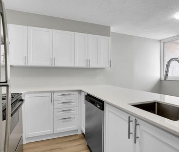 2935 Richmond Road, Ottawa, ON - Photo 2