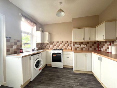 2 bedroom semi-detached house to rent - Photo 4