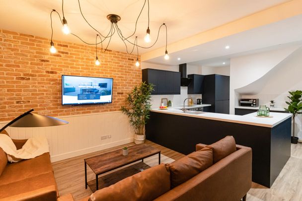 Cleveland #54 - Photo 1