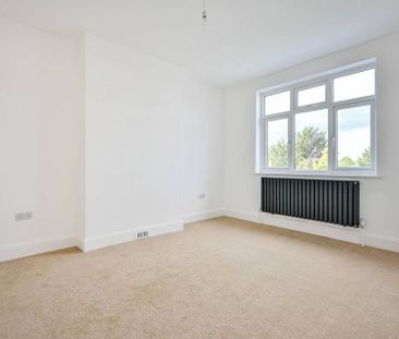 4 bedroom semi-detached house to rent - Photo 6
