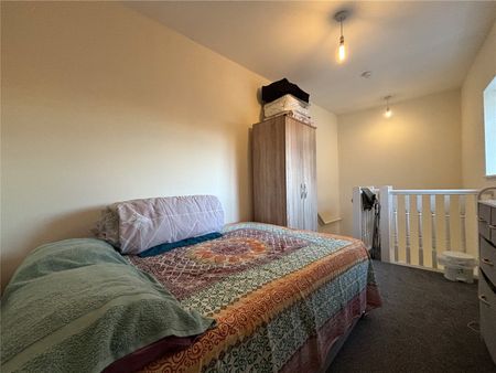 Rosemary House, 51A Lynchford Road, Farnborough, Hampshire, GU14 - Photo 3