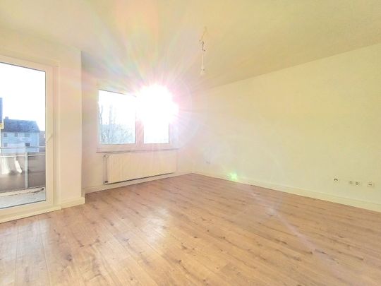 Lichtdurchflutete 3-Zimmer-Wohnung mit Balkon - Photo 1