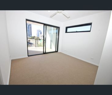 406/9 Hooker Blvd, Broadbeach Waters, Qld 4218 - Photo 2