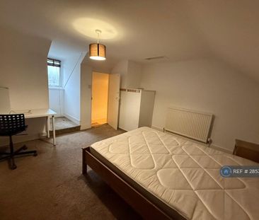 1 bedroom in a house share to rent - Photo 4