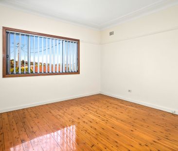 3-Bedroom Family Home in a Convenient Location - Photo 3