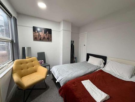 Shakleton Road, Coventry, CV5 - Photo 5