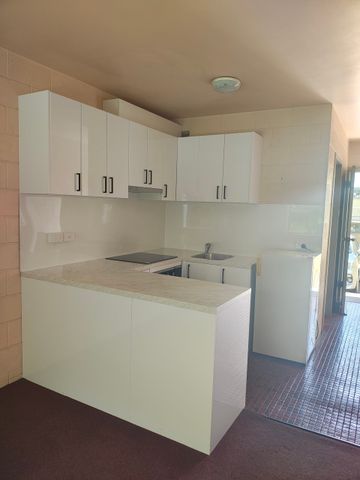 2/61 Lochner Street, 7000, West Hobart - Photo 4