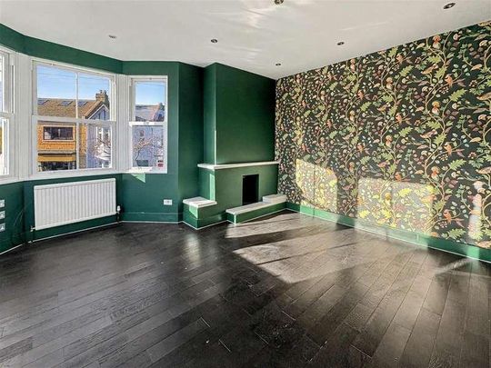 Sunningdale Avenue, Leigh-on-sea, SS9 - Photo 1