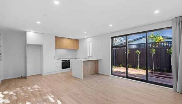 Fantastic living in St Albans - Photo 1