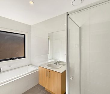 🏡 Brand New 4-Bedroom House in Wallan - $375pw - Photo 2