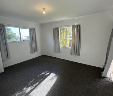 Private three bedroom - Photo 3