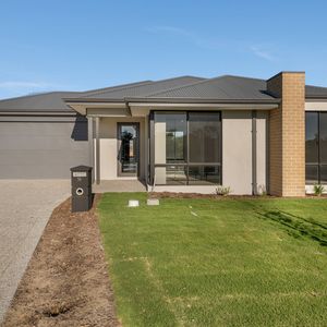 Charming Forrestdale Family Home Awaits You - Photo 2