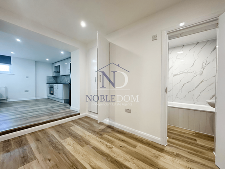 Studio to rent - Photo 5