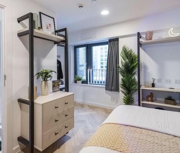 1 bedroom in a flat share to rent - Photo 5