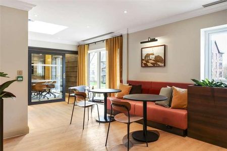 Moor House, Cook Way, Reading, RG2 - Photo 4