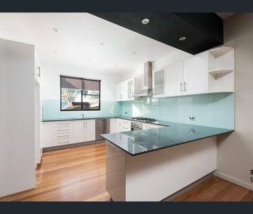 23 Bullecourt Avenue, Engadine, NSW 2233 - Photo 2