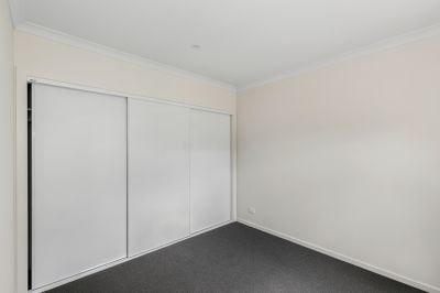 Neat 2 Bedroom unit - Photo 3