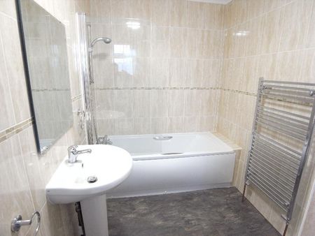 2 bedroom semi-detached house to rent - Photo 5