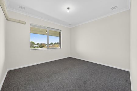 Freshly Updated Apartment in a Fantastic Location! - Photo 5