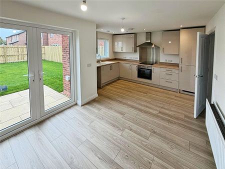 3 bedroom semi-detached house to rent - Photo 4