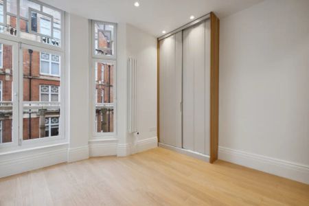 2 bedroom flat in London - Photo 4