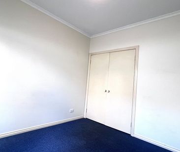 Walking distance to St Albans Train Station. - Photo 2