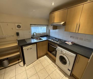 Studio to rent - Photo 2