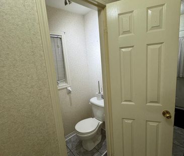 For Lease - 122 Olympia Crescent, Brampton, Ontario - Photo 6