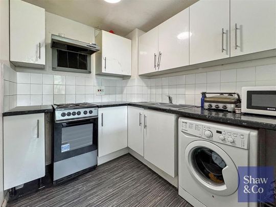 3 bedroom flat to rent - Photo 1