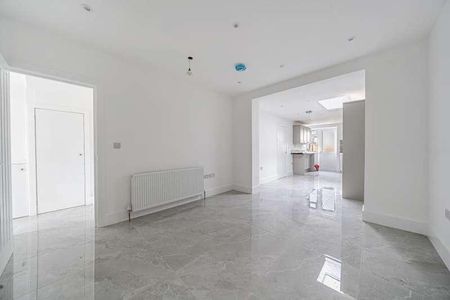 Edgware, Middlesex, HA8 - Photo 3