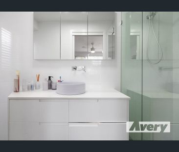 Spacious Family Living in the Heart of Rathmines - Photo 6