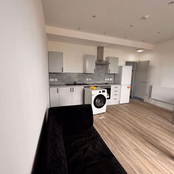 5 bedroom apartment to rent - Photo 1