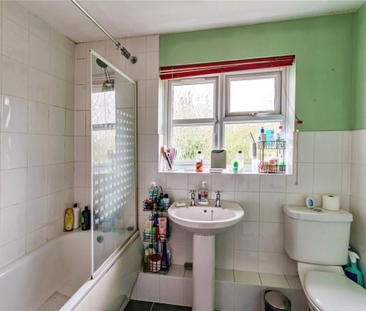 Horley 1 bedroom flat to rent - Photo 3