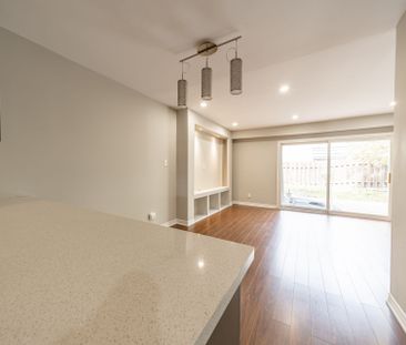 For Lease - 913 Carnaby Crescent, Oshawa, Ontario - Photo 3