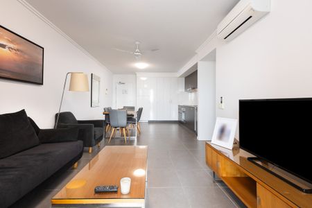 FULLY FURNISHED 2 BEDROOM UNIT - Photo 2