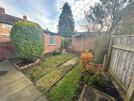 3 bedroom terraced house to rent - Photo 3