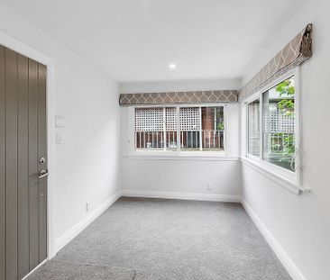 Fully renovated 2 bed, 2 living on Tinakori Road - Photo 5