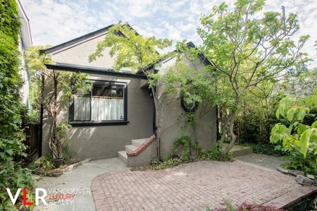 House in Vancouver West Side, BC - Photo 2