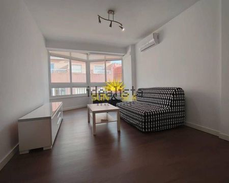 Alquiler de ático en Playa de los Locos - Photo 2