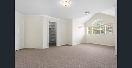 Stunning Manor in Quiet Cul-de-sac - Photo 2