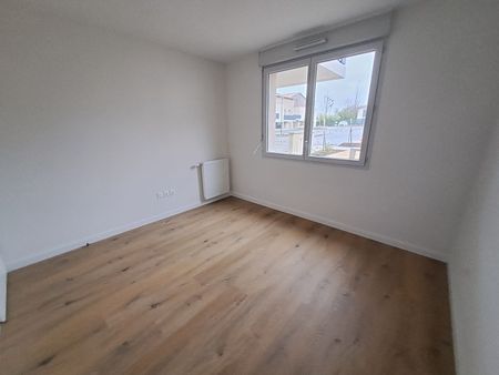 Location Appartement 3 pièces 61m² BRUGUIERES 31150 - Photo 2