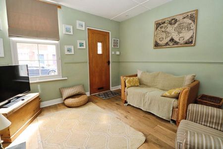 3 bedroom terraced house to rent - Photo 3