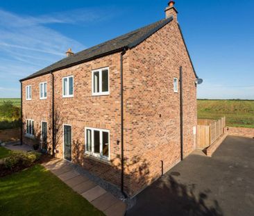 4 bedroom semi-detached house to rent - Photo 3
