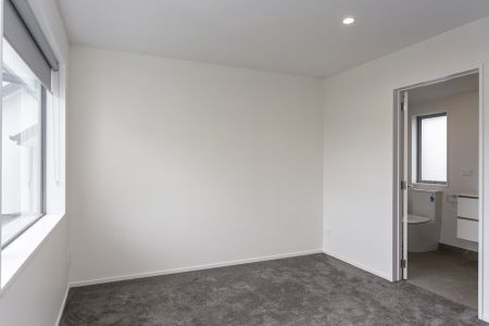 Riccarton – New Townhouse, 3bed/2bath, Ideal location! - Photo 5