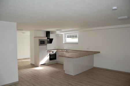 Souterrainwohnung 2,5 Raum mit separatem Eingang u. Einbauküche, Einzugsfertig ! - Photo 2