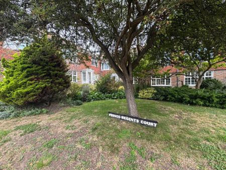 4 bedroom flat to rent - Photo 3