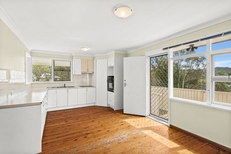 Single Level Brick Home - Photo 4